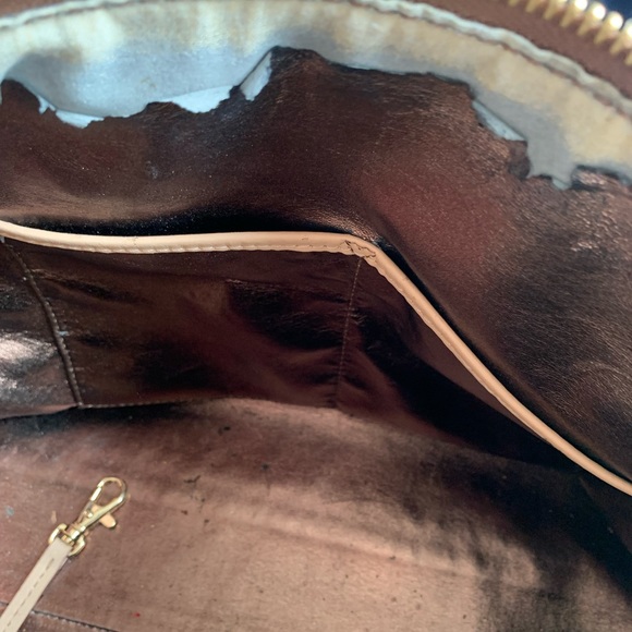 Micheal kors purse large size. - Picture 14 of 15